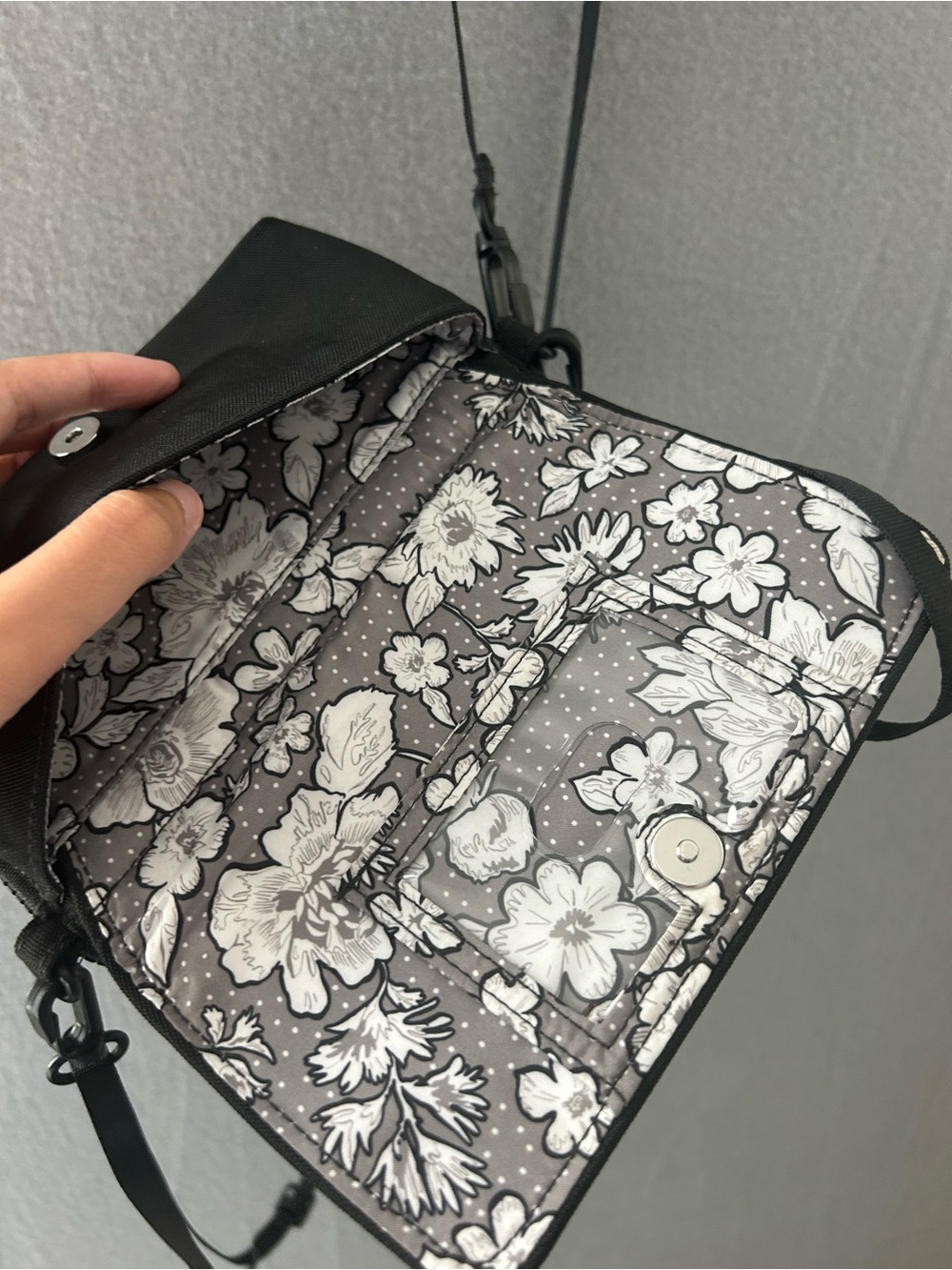 Vera Bradley Iconic All Together Crossbody Classic Black Purse Wallet Wristlet - Picture 7 of 8